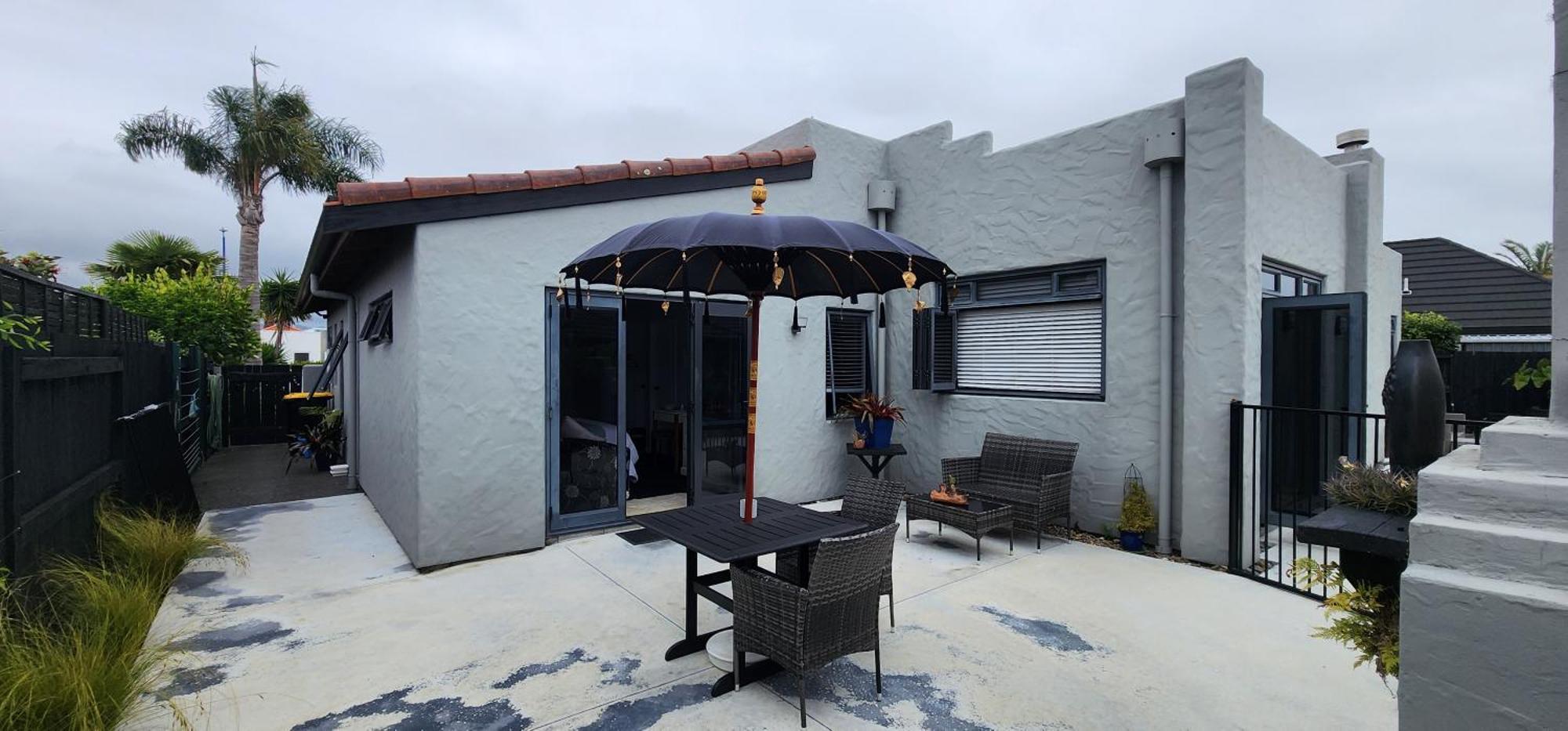 Sunkist Bed & Breakfast